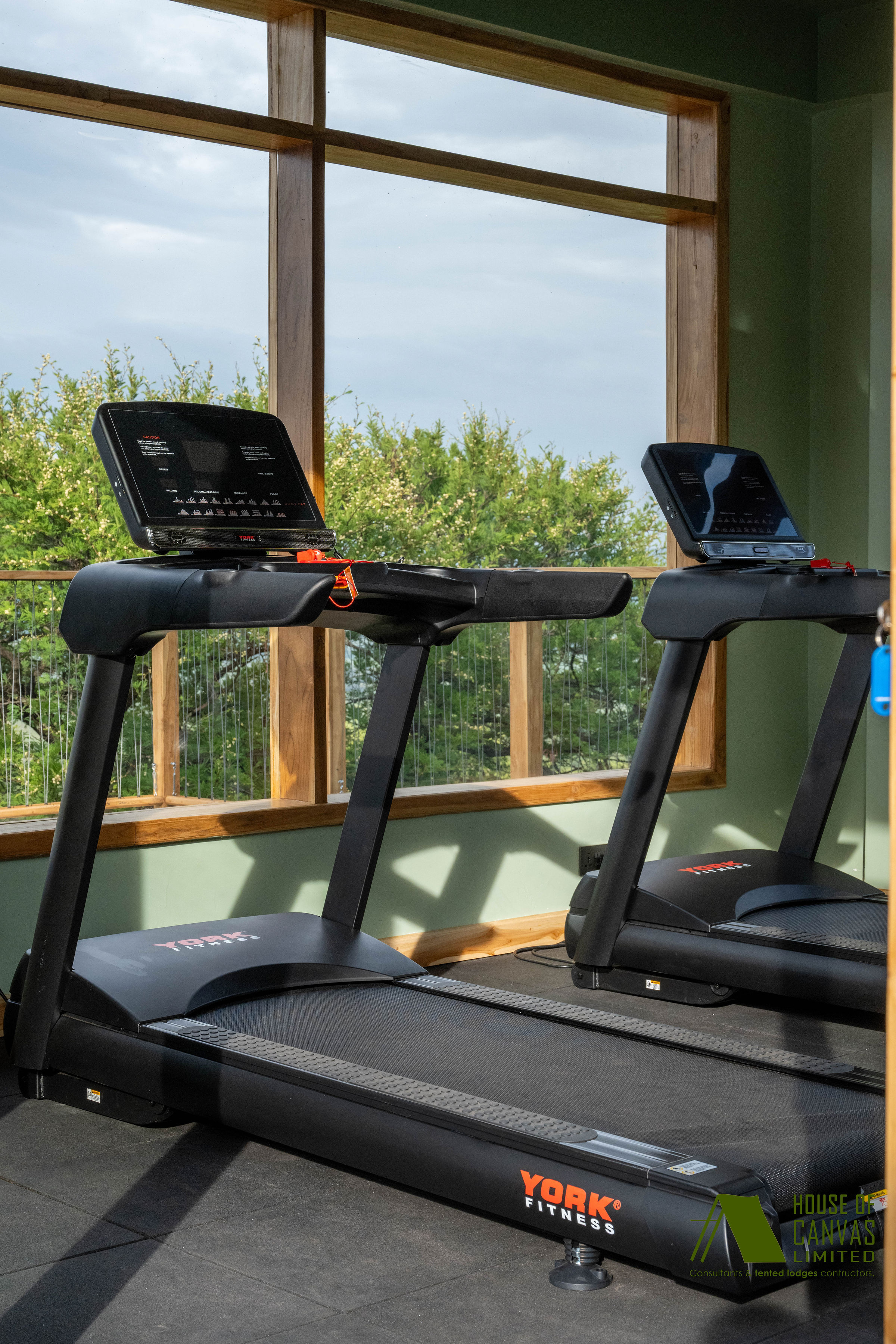 Intimate outdoor dining experience