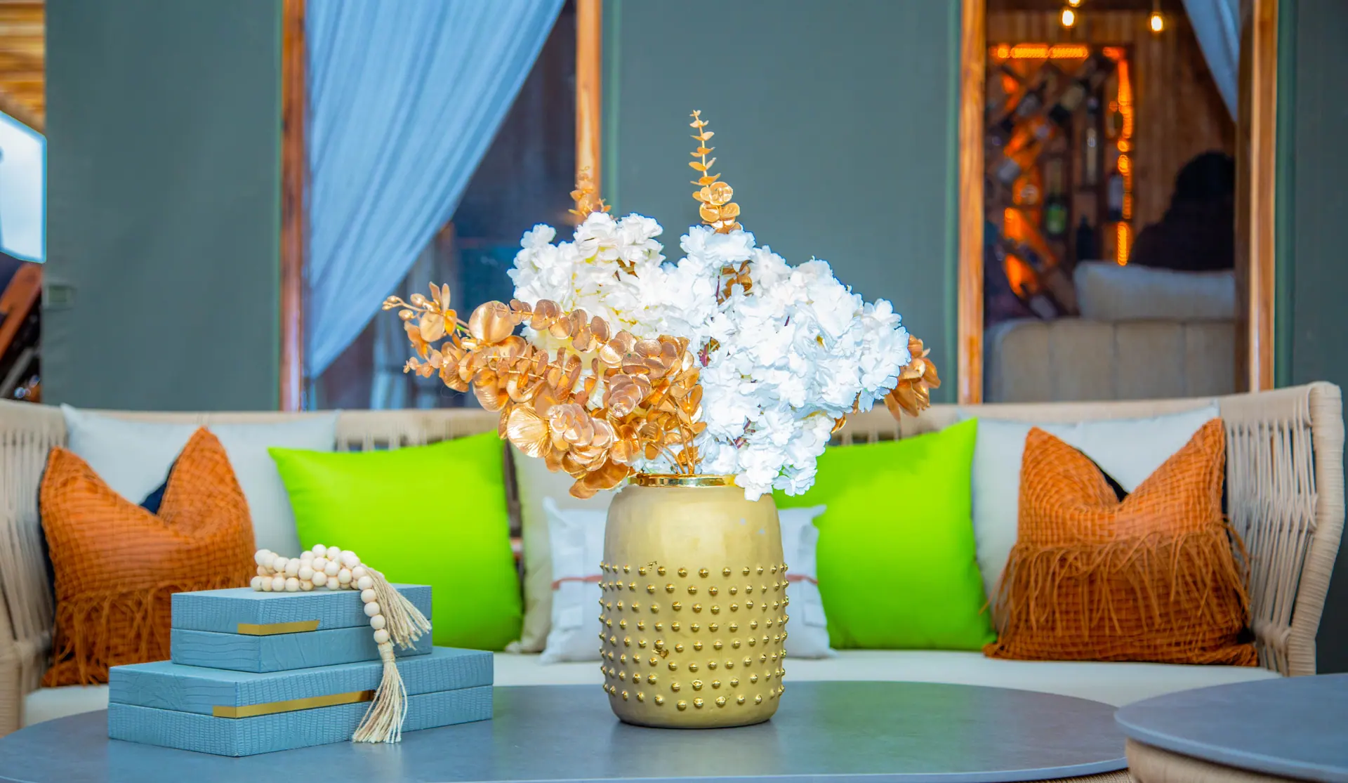 Decorative details and furnishings